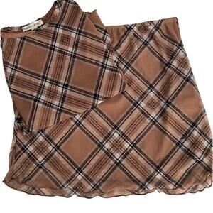 NWT Crown of Hearts Long Sleeve Girl’s 2pc Floral Brown Plaid Skirt set- Small